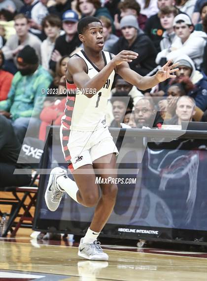 Thumbnail 2 in Long Island Lutheran vs. Oak Hill Academy (Spalding Hoophall Classic) photogallery.