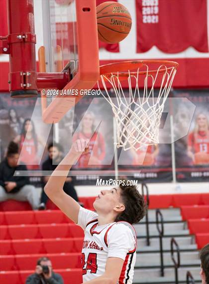 Thumbnail 1 in Hampton vs Moon Area (Legends Classic) photogallery.