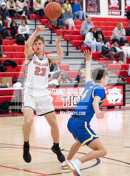 Thumbnail 1 in Hampton vs Moon Area (Legends Classic) photogallery.