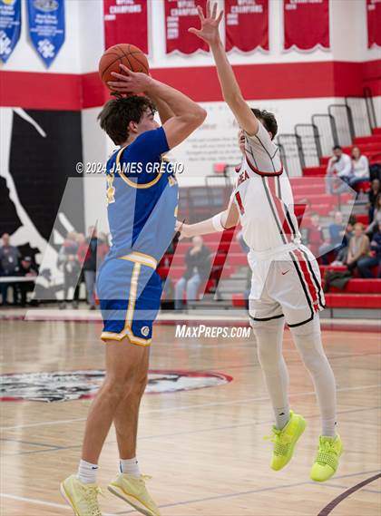 Thumbnail 3 in Hampton vs Moon Area (Legends Classic) photogallery.