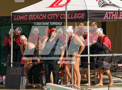 Thumbnail 2 in Mater Dei vs Orange Lutheran (CIF Div 1 Regional Final) photogallery.