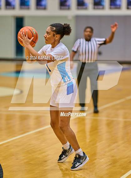 Thumbnail 3 in Yates vs. Sterling (Houston ISD Tournament) photogallery.