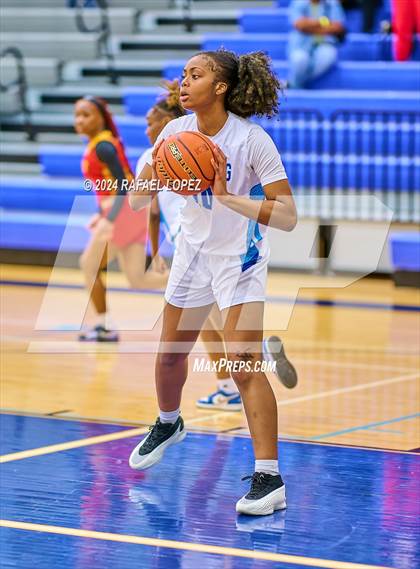 Thumbnail 3 in Yates vs. Sterling (Houston ISD Tournament) photogallery.