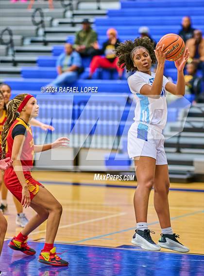 Thumbnail 2 in Yates vs. Sterling (Houston ISD Tournament) photogallery.
