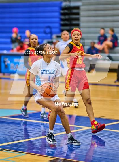 Thumbnail 2 in Yates vs. Sterling (Houston ISD Tournament) photogallery.