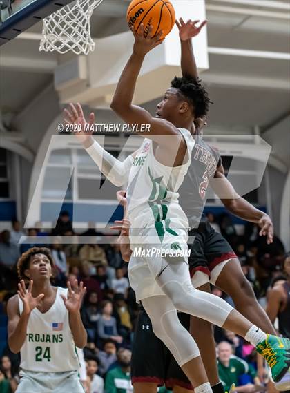 Thumbnail 3 in Trinity Christian vs. Pine Forest (MLK Dream Jam @ Terry Sanford) photogallery.