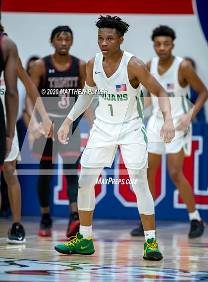 Thumbnail 2 in Trinity Christian vs. Pine Forest (MLK Dream Jam @ Terry Sanford) photogallery.