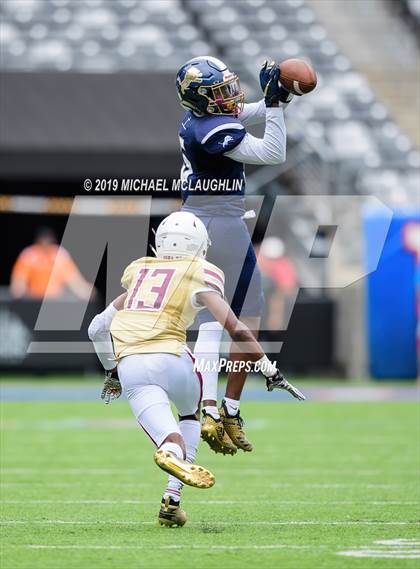 Thumbnail 3 in Pope John XXIII vs. Iona Prep photogallery.