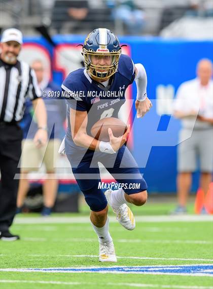 Thumbnail 1 in Pope John XXIII vs. Iona Prep photogallery.