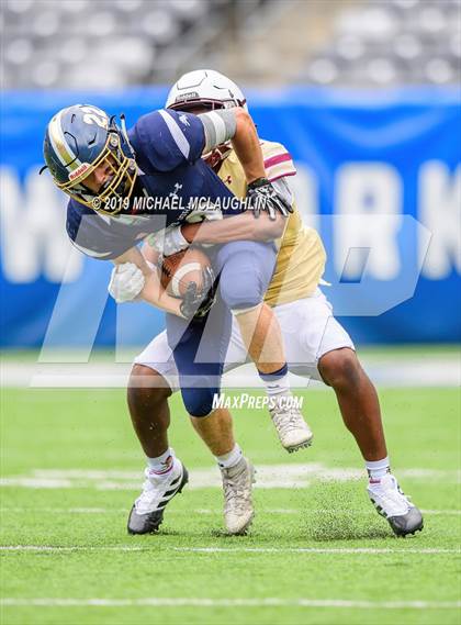 Thumbnail 1 in Pope John XXIII vs. Iona Prep photogallery.