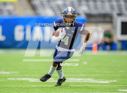 Thumbnail 3 in Pope John XXIII vs. Iona Prep photogallery.
