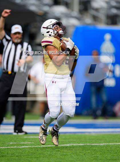 Thumbnail 1 in Pope John XXIII vs. Iona Prep photogallery.