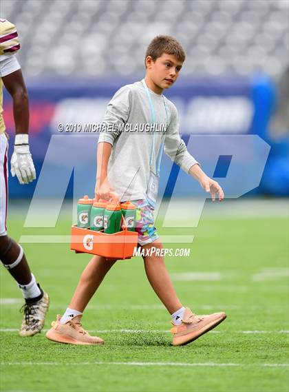Thumbnail 1 in Pope John XXIII vs. Iona Prep photogallery.