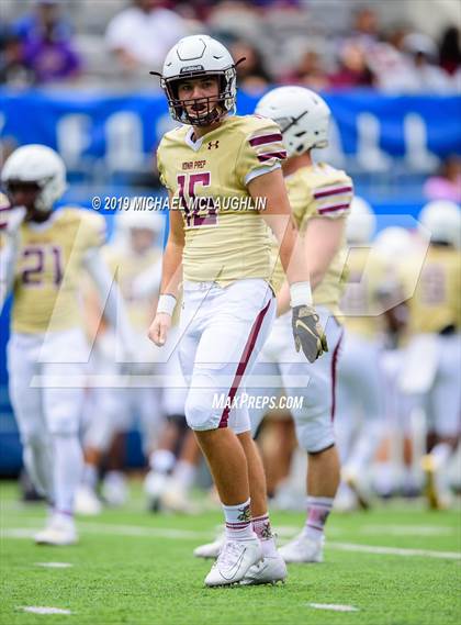 Thumbnail 2 in Pope John XXIII vs. Iona Prep photogallery.