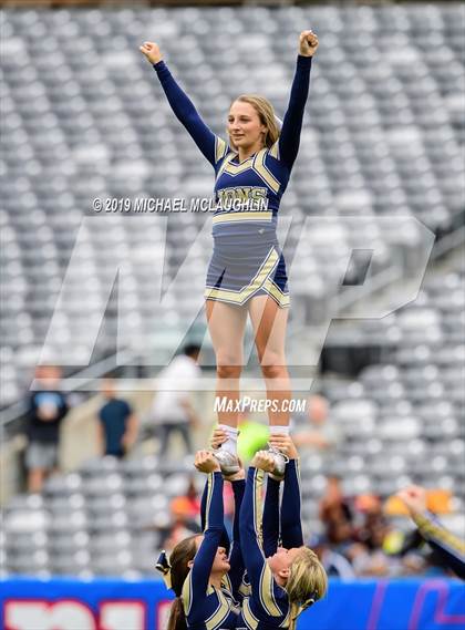 Thumbnail 2 in Pope John XXIII vs. Iona Prep photogallery.