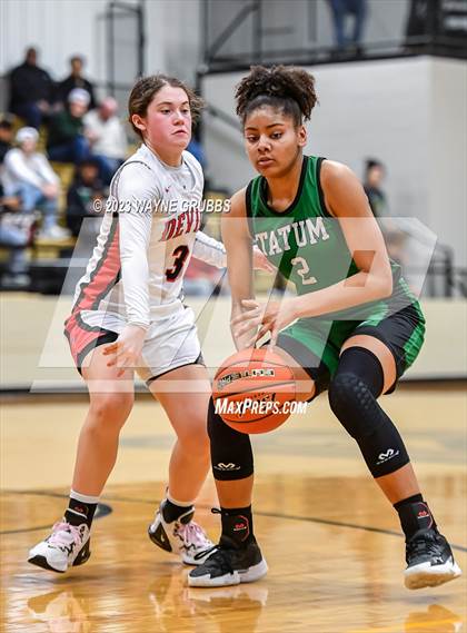 Thumbnail 1 in Chapel Hill vs. Tatum (UIL 3A Area Playoff) photogallery.