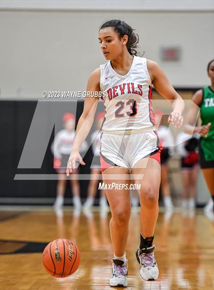 Thumbnail 1 in Chapel Hill vs. Tatum (UIL 3A Area Playoff) photogallery.