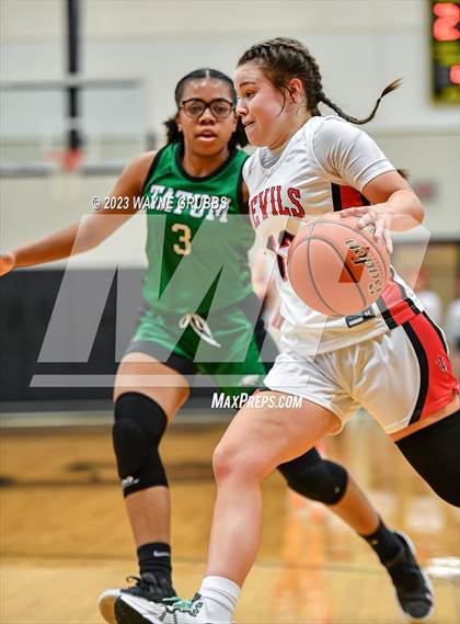 Thumbnail 3 in Chapel Hill vs. Tatum (UIL 3A Area Playoff) photogallery.