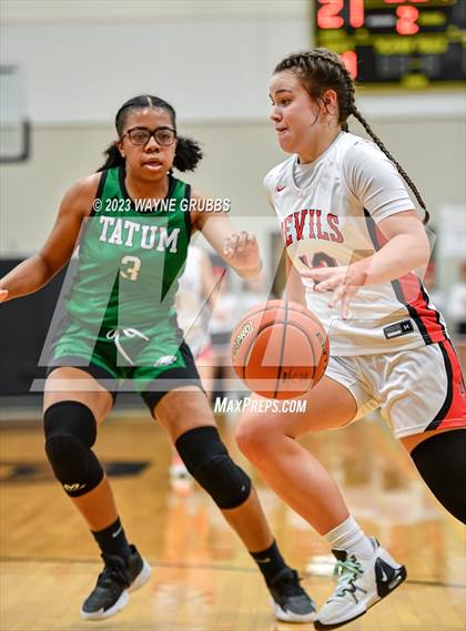 Thumbnail 2 in Chapel Hill vs. Tatum (UIL 3A Area Playoff) photogallery.