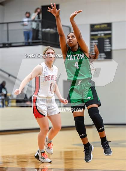 Thumbnail 2 in Chapel Hill vs. Tatum (UIL 3A Area Playoff) photogallery.