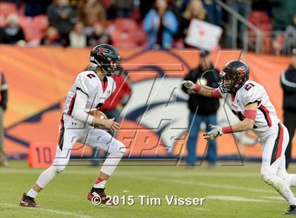 Thumbnail 2 in Pomona vs. Valor Christian (CHSAA 5A Final) photogallery.