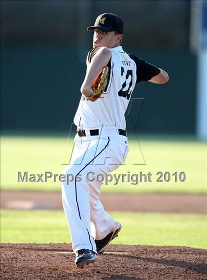 Thumbnail 1 in Clarence vs. McQuaid Jesuit (NYSPHSAA Class AA Quarterfinal) photogallery.