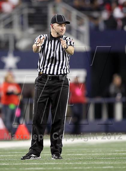 Thumbnail 1 in Katy vs. Cedar Hill (UIL 5A Division 2 Final) photogallery.