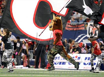 Thumbnail 3 in Katy vs. Cedar Hill (UIL 5A Division 2 Final) photogallery.