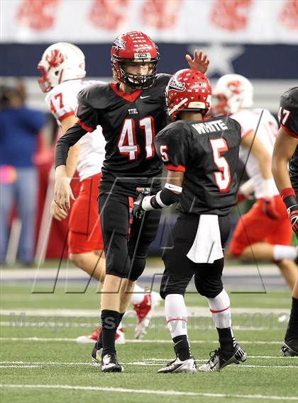 Thumbnail 2 in Katy vs. Cedar Hill (UIL 5A Division 2 Final) photogallery.