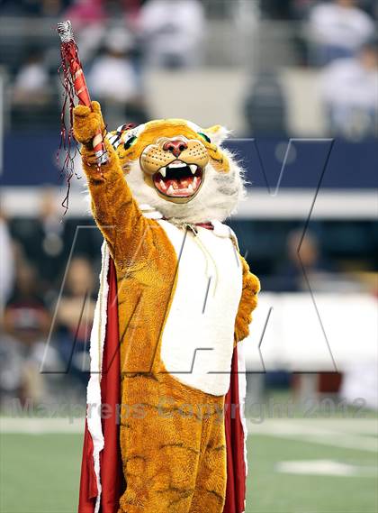 Thumbnail 2 in Katy vs. Cedar Hill (UIL 5A Division 2 Final) photogallery.