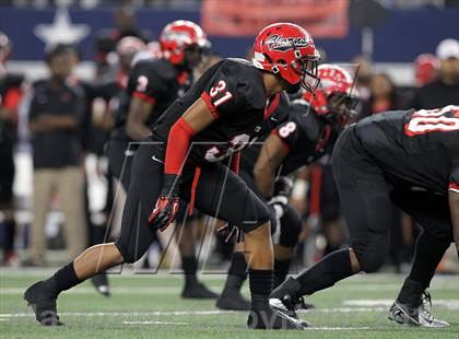 Thumbnail 2 in Katy vs. Cedar Hill (UIL 5A Division 2 Final) photogallery.