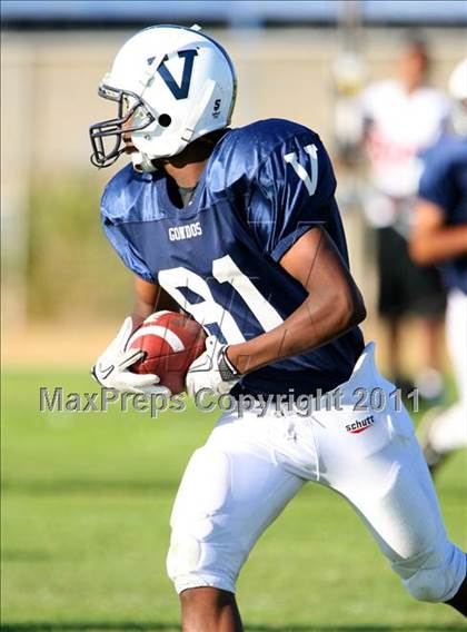 Thumbnail 3 in Harvard-Westlake @ Venice (Freshman) photogallery.