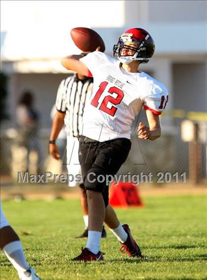 Thumbnail 3 in Harvard-Westlake @ Venice (Freshman) photogallery.
