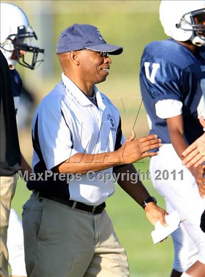 Thumbnail 3 in Harvard-Westlake @ Venice (Freshman) photogallery.