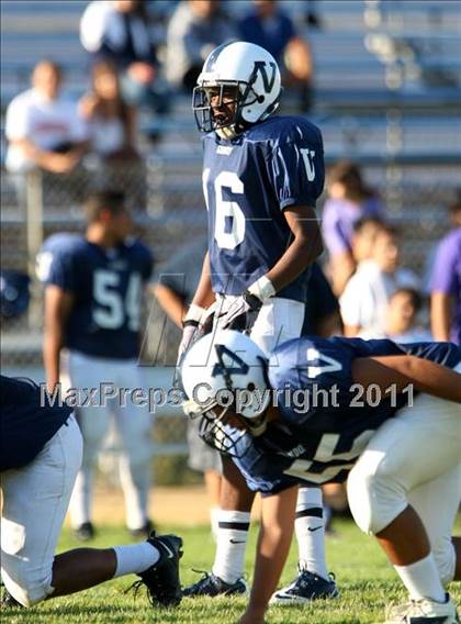 Thumbnail 1 in Harvard-Westlake @ Venice (Freshman) photogallery.