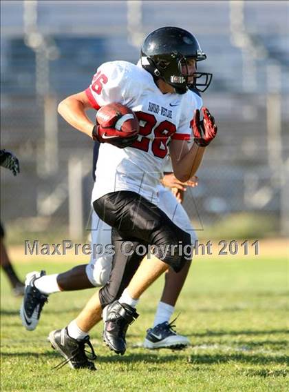 Thumbnail 3 in Harvard-Westlake @ Venice (Freshman) photogallery.