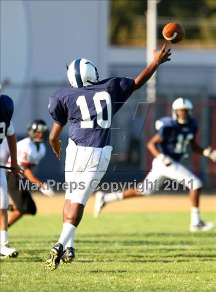 Thumbnail 3 in Harvard-Westlake @ Venice (Freshman) photogallery.
