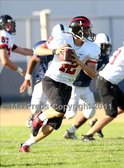 Thumbnail 1 in Harvard-Westlake @ Venice (Freshman) photogallery.