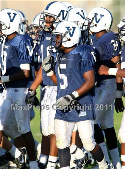 Thumbnail 1 in Harvard-Westlake @ Venice (Freshman) photogallery.