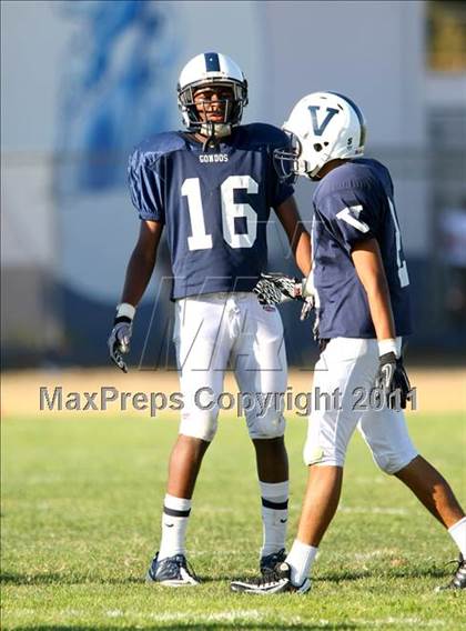 Thumbnail 1 in Harvard-Westlake @ Venice (Freshman) photogallery.