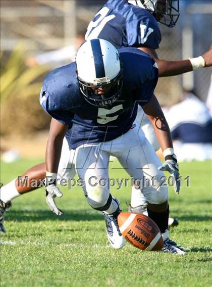Thumbnail 2 in Harvard-Westlake @ Venice (Freshman) photogallery.