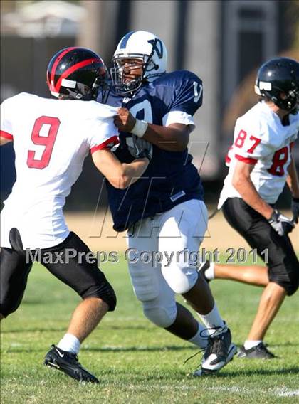 Thumbnail 2 in Harvard-Westlake @ Venice (Freshman) photogallery.