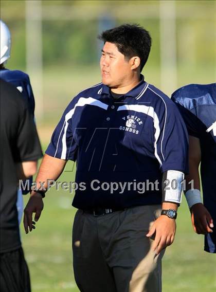 Thumbnail 3 in Harvard-Westlake @ Venice (Freshman) photogallery.