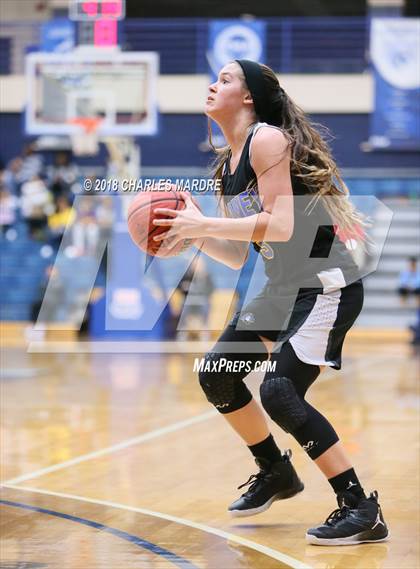 Thumbnail 1 in Southeast Raleigh vs. E.A. Laney (NCHSAA 4A Regional Playoff) photogallery.
