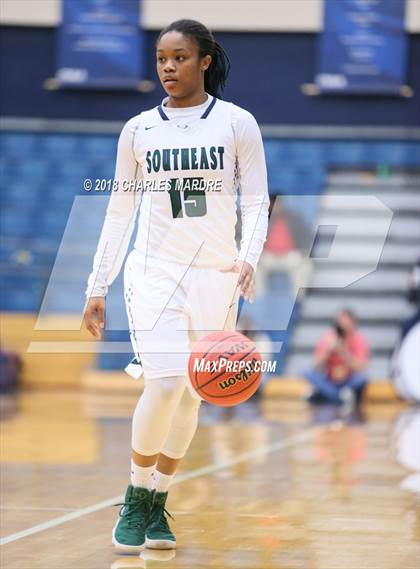 Thumbnail 2 in Southeast Raleigh vs. E.A. Laney (NCHSAA 4A Regional Playoff) photogallery.