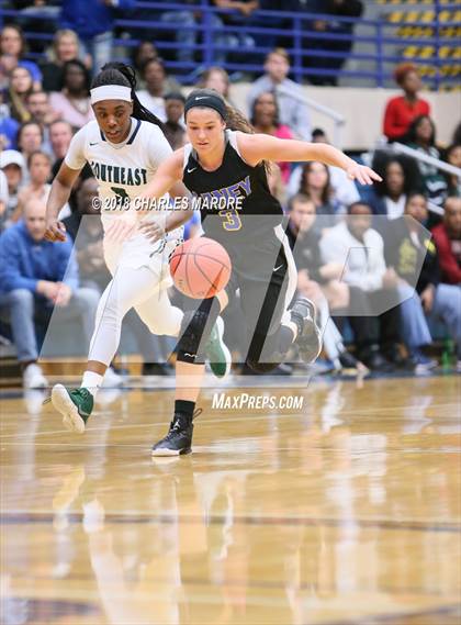 Thumbnail 2 in Southeast Raleigh vs. E.A. Laney (NCHSAA 4A Regional Playoff) photogallery.