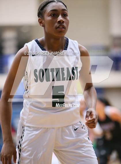 Thumbnail 1 in Southeast Raleigh vs. E.A. Laney (NCHSAA 4A Regional Playoff) photogallery.
