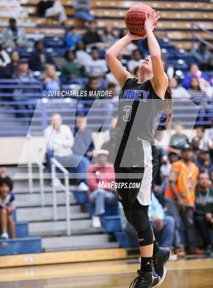 Thumbnail 2 in Southeast Raleigh vs. E.A. Laney (NCHSAA 4A Regional Playoff) photogallery.