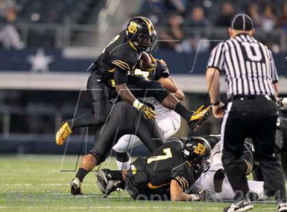 Thumbnail 2 in Brennan vs. Guyer (UIL 4A Division 1 Final) photogallery.
