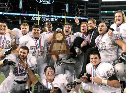 Thumbnail 2 in Brennan vs. Guyer (UIL 4A Division 1 Final) photogallery.
